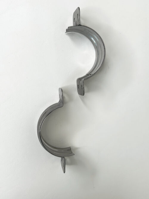 Half clamp cirrus exhaust