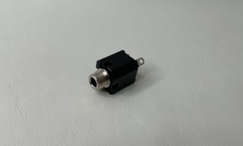 Microphone jack for cirrus aircrach